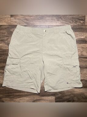 Columbia Men's Silver Ridge Cargo Hiking Shorts Green Large L / 10L